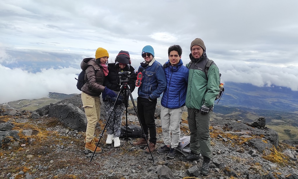 Investigadores UNIMAYOR adelantan investigación del Paisaje Sonoro entre el Volcán Puracé y Popayán.