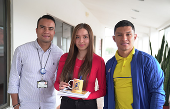 Entrega de reconocimientos a estudiantes UNIMAYOR por destacarse en ASCUN Deportes 2023.