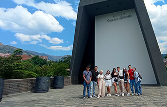 Exitosa Movilidad Académica a la 11ª Feria de Diseño en Medellín.