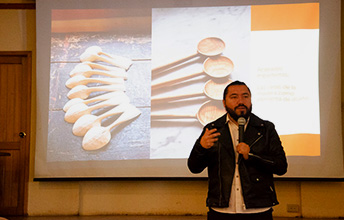 Estudiantes de Arte y Diseño fortalecen sus conocimientos para la Investigación - Creación.