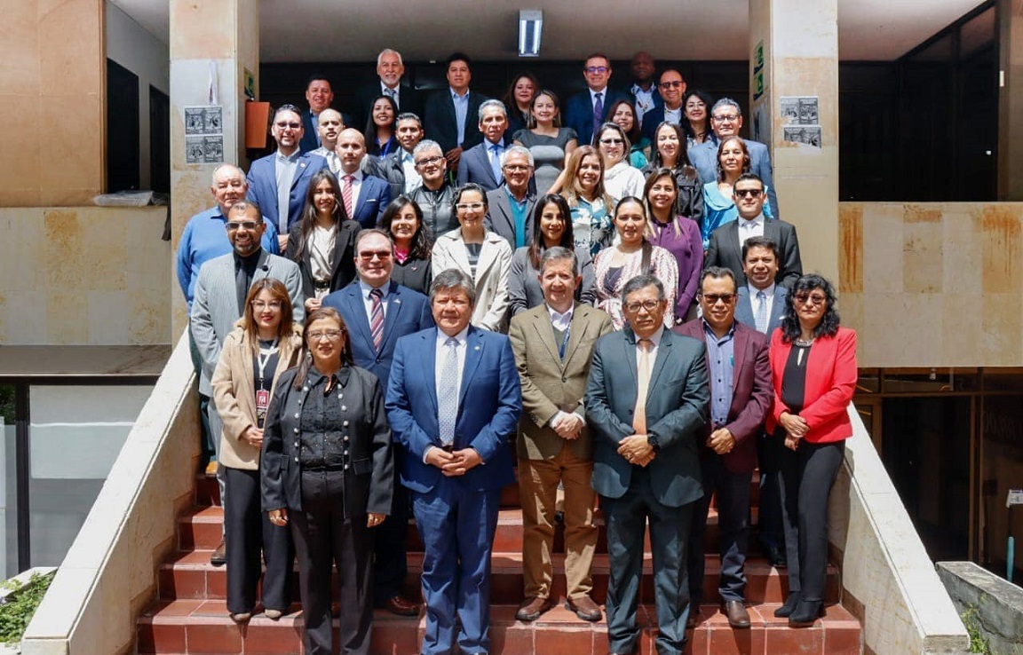 REDEC otorga reconocimiento a UNIMAYOR 01
