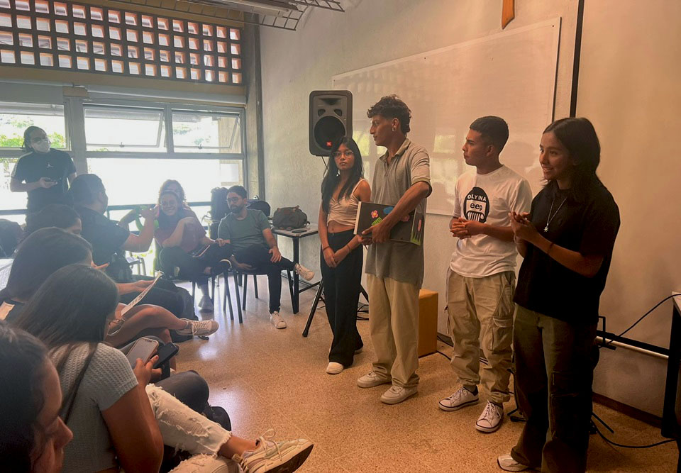 Visita Universidad San Buenaventura Medellin 01