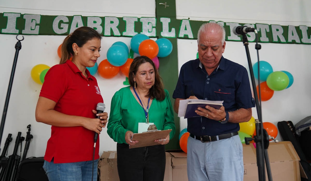 Donación Libros Escuela IP 2024 01