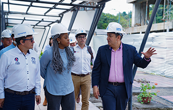UNIMAYOR recibe visita de Ministra de Educación en su nuevo campus.