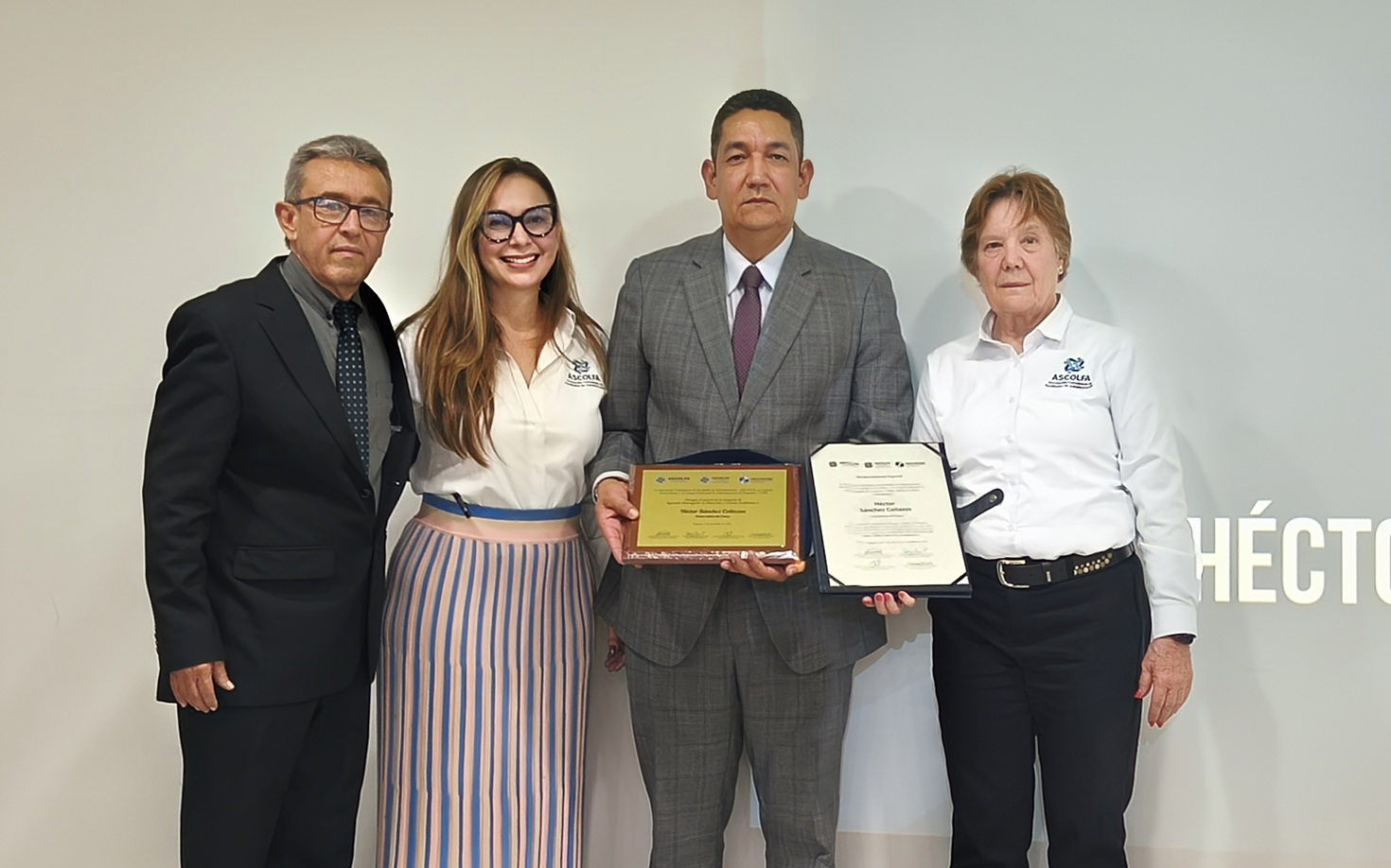 Egresado Distinguido ASCOLFA