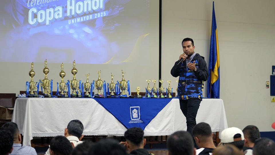 Ceremonia premiación Copa Honor UNIMAYOR 2025 1