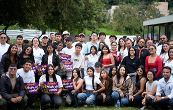Ministro de Educación verificó avance de aulas modulares en UNIMAYOR y anunció importante inversión para infraestructura.